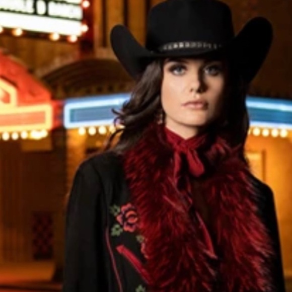 Meet your Posher, Jennamarie - Picture 6 of 15